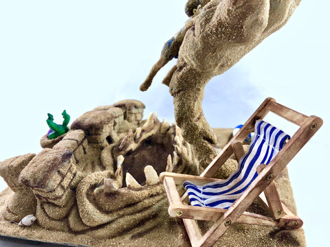Blood Beach : Don’t Play in the Sand! - RedGuardian Art & Toys
