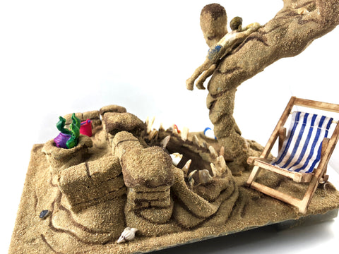 Blood Beach : Don’t Play in the Sand! - RedGuardian Art & Toys