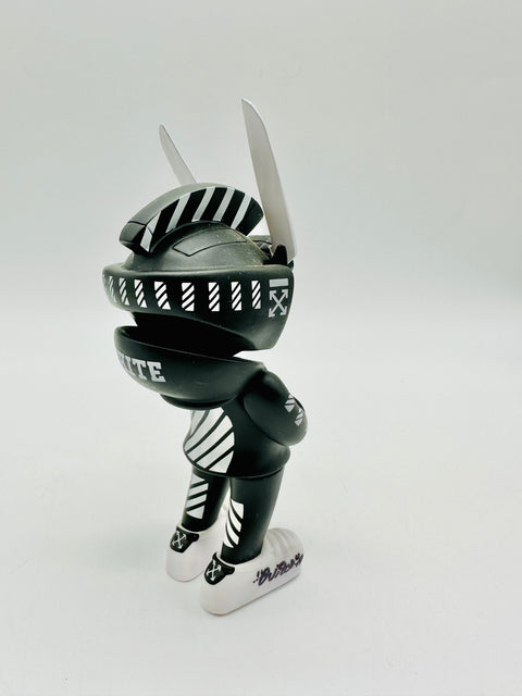 QUICCS TEQ63 “OFF-WHITE” 6 INCH SIGNED