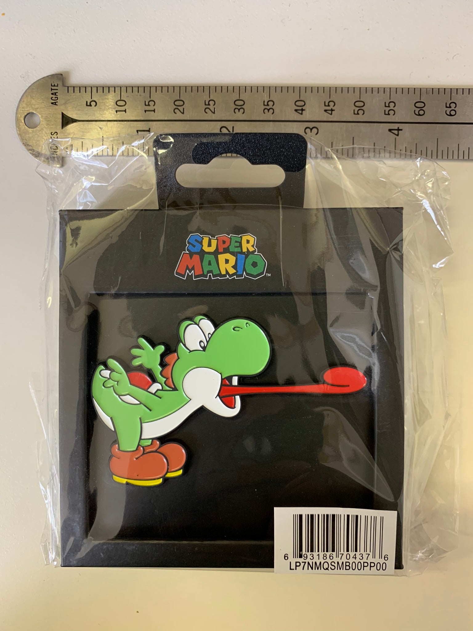 Super Mario Bros. Yoshi 3-Inch Lapel Pin - RedGuardian Art & Toys